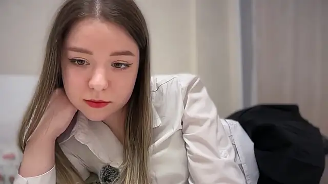 Snapshot of SmoggyWeek chatting on March 2026 11:43:01 AM SmoggyWeek online show from March 2026 11:43:01 AM