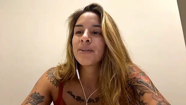 Snapshot of DeadraWestveer chatting on March 2026 01:08:02 PM DeadraWestveer online show from March 2026 01:08:02 PM