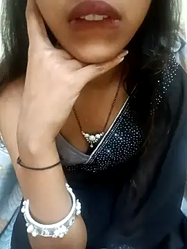 MAYA BED GIRL online show from March 2026 04:01:02 AM
