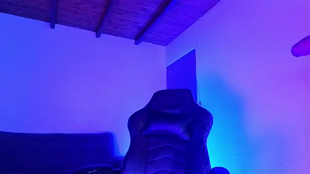 Snapshot of nikolwalter_ chatting on June 2026 07:42:01 AM nikolwalter online show from June 2026 07:42:01 AM
