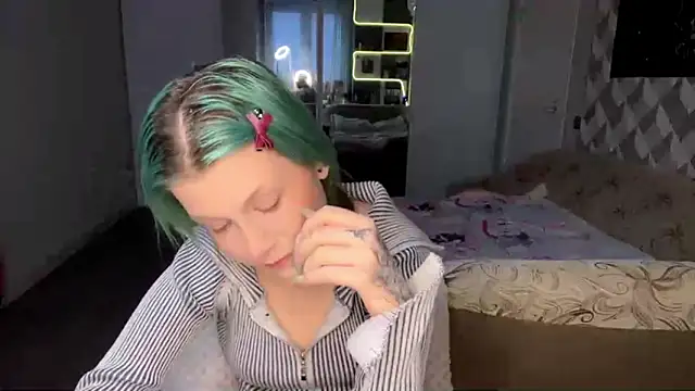 Snapshot of SalenaVeron chatting on March 2026 01:29:02 PM SalenaVeron online show from March 2026 01:29:02 PM