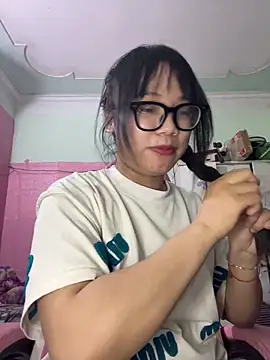 Leeeeiu online show from June 2026 03:31:02 PM