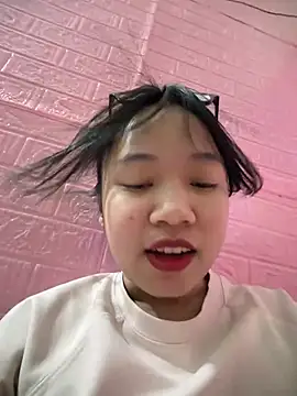 Leeeeiu online show from June 2026 04:35:02 PM