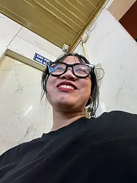 Leeeeiu online show from June 2026 03:06:01 PM