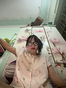 Leeeeiu online show from July 2026 03:19:02 PM