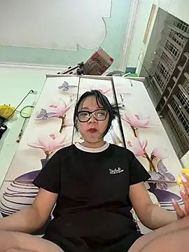 Leeeeiu online show from July 2026 03:09:02 PM