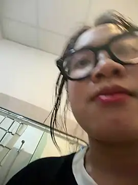 Leeeeiu online show from June 2026 04:24:01 PM