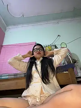 Leeeeiu online show from March 2026 03:04:01 PM