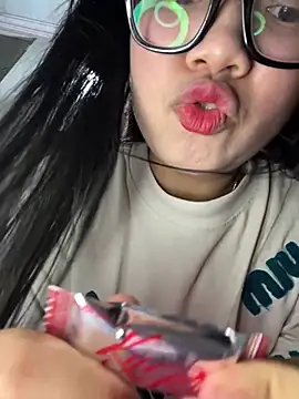 Leeeeiu online show from April 2026 03:19:01 PM