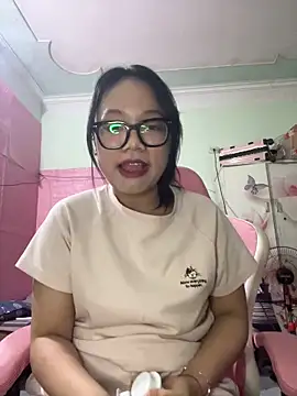 Leeeeiu online show from May 2026 03:44:02 PM