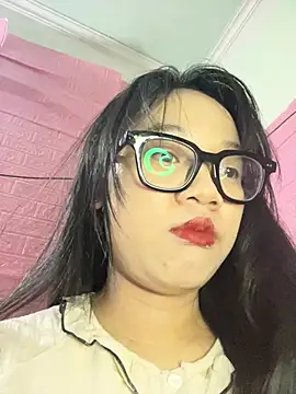 Leeeeiu online show from May 2026 03:21:01 PM