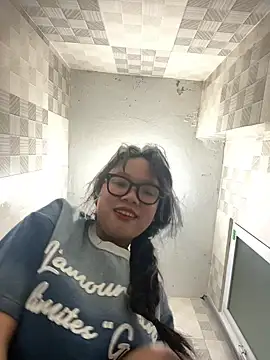 Leeeeiu online show from June 2026 03:22:02 PM