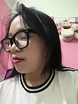 Leeeeiu online show from May 2026 03:07:01 PM
