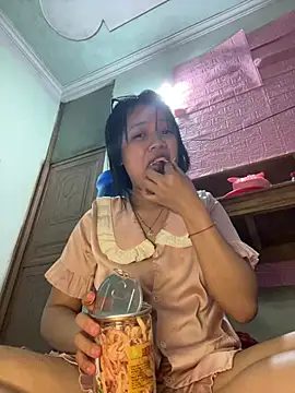 Leeeeiu online show from April 2026 03:28:01 PM