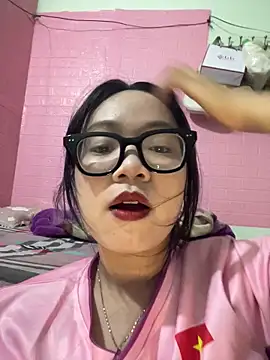 Leeeeiu online show from May 2026 03:06:01 PM