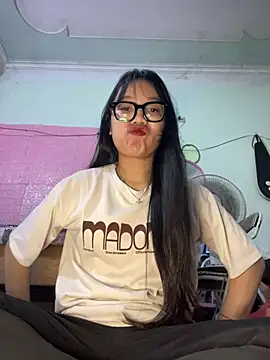 Leeeeiu online show from March 2026 03:34:02 PM