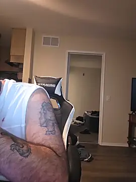 Biggbaddwulf7 online show from May 2026 08:17:02 AM