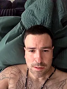 Snapshot of Biggbaddwulf7 chatting on March 2026 04:32:02 PM Biggbaddwulf7 online show from March 2026 04:32:02 PM