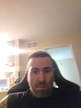 Biggbaddwulf7 online show from May 2026 09:13:01 AM