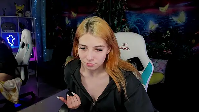 RosaFowler online show from March 2026 10:06:01 AM