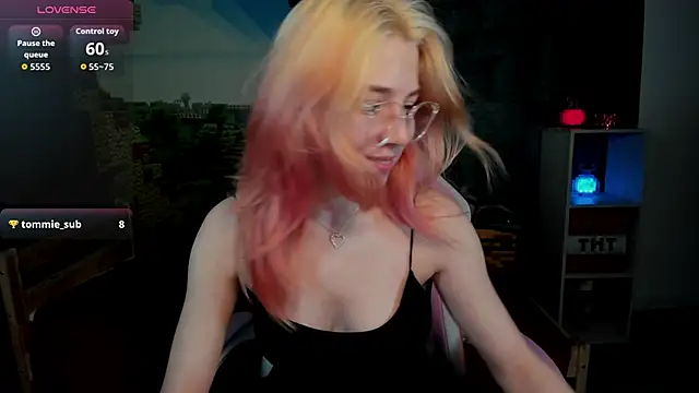 RosaFowler online show from April 2026 08:37:02 AM