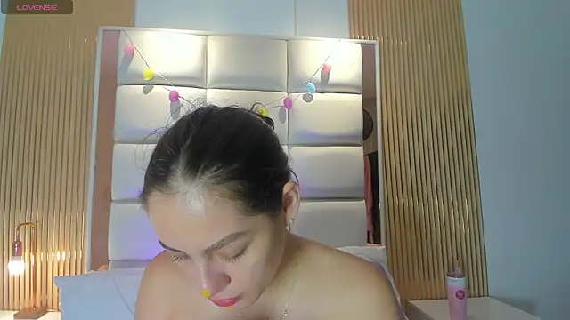 Snapshot of Megaan_Rousee chatting on April 2026 11:36:01 AM Megaan Rousee online show from April 2026 11:36:01 AM