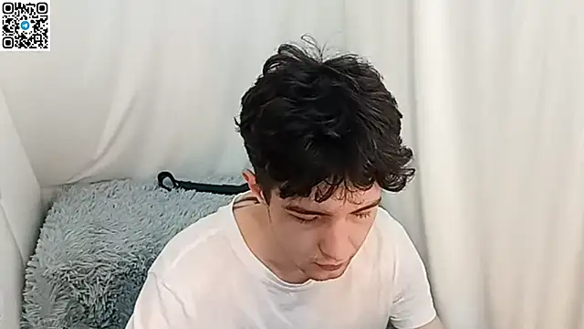  ZaneX online show from April 2026 07:37:01 PM