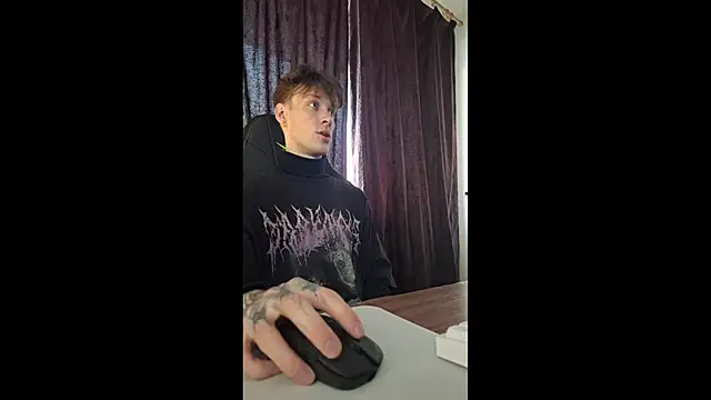 Snapshot of Huly_Entertainment chatting on February 2026 11:32:02 AM Huly Entertainment online show from February 2026 11:32:02 AM