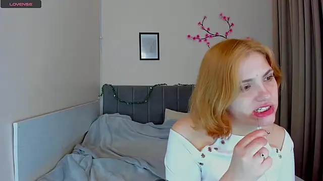 DellaRows online show from April 2026 04:08:02 AM