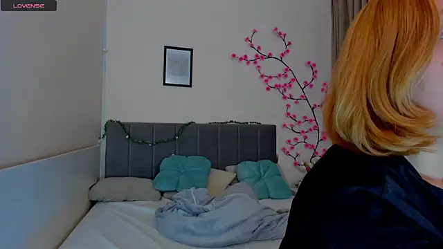 DellaRows online show from May 2026 05:43:01 AM
