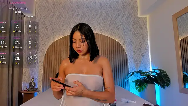 Mia-floress online show from March 2026 03:54:01 AM