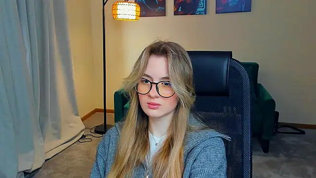 DortheaHupy online show from March 2026 07:30:02 AM