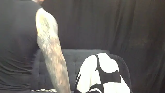 devilWithTats online show from April 2026 11:01:02 AM