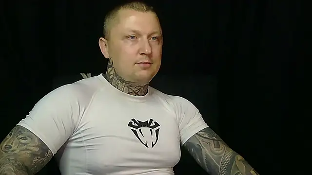Snapshot of devilWithTats chatting on June 2026 04:19:02 PM devilWithTats online show from June 2026 04:19:02 PM