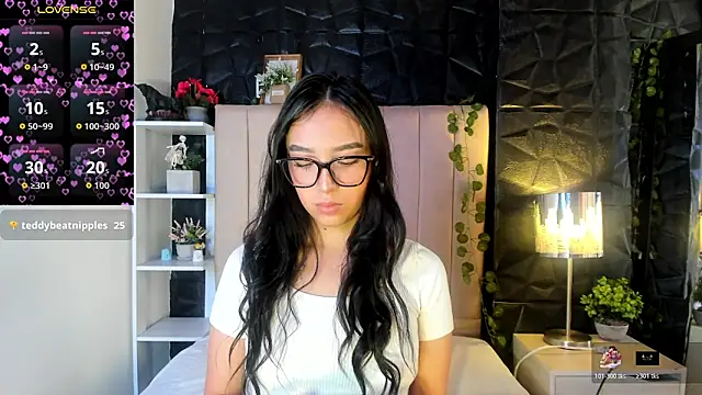 Crowm le online show from March 2026 03:11:02 PM