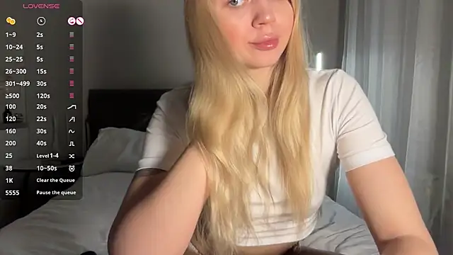 AlexaDeviliciouss online show from April 2026 03:36:01 PM