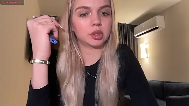 AlexaDeviliciouss online show from March 2026 08:43:01 PM