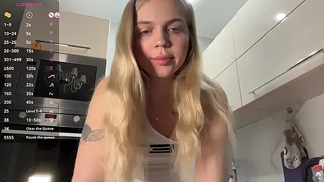 AlexaDeviliciouss online show from April 2026 03:05:01 PM