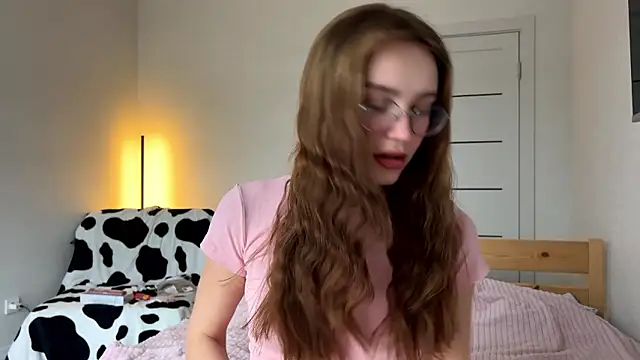 Lolatatee online show from March 2026 04:11:01 AM