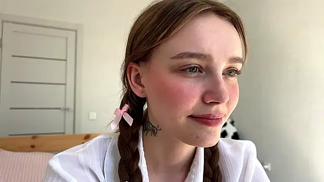 Lolatatee online show from March 2026 11:15:01 AM