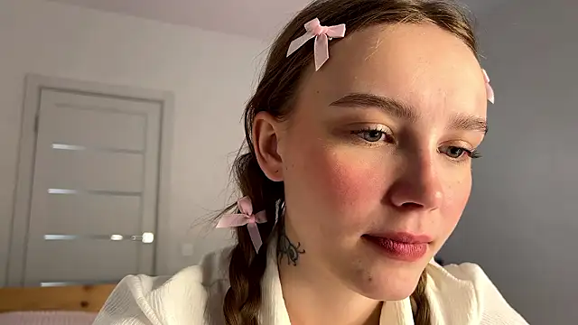 Lolatatee online show from March 2026 12:30:02 PM