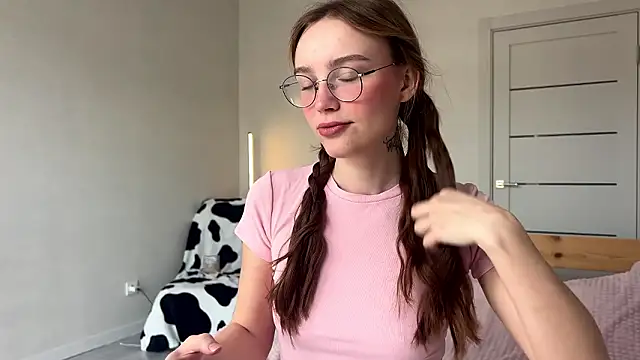 Lolatatee online show from March 2026 05:07:01 AM