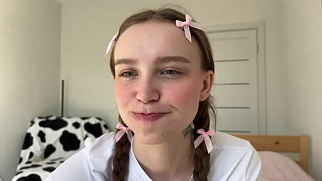 Lolatatee online show from March 2026 11:26:02 AM