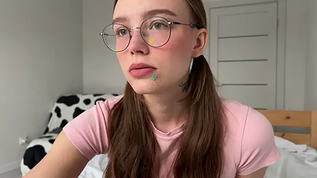 Lolatatee online show from April 2026 03:57:02 AM