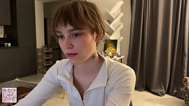 Lolatatee online show from May 2026 06:14:01 PM