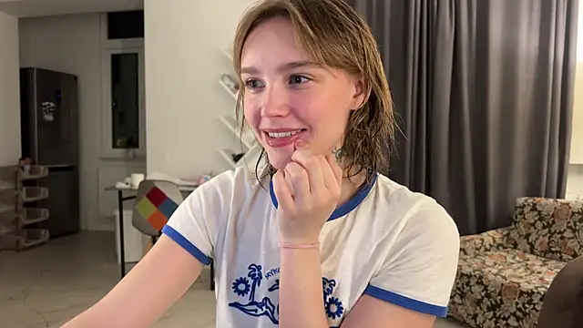 Lolatatee online show from May 2026 05:09:01 PM