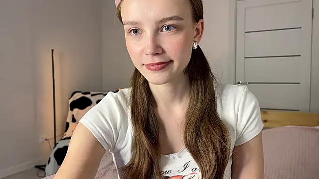 Lolatatee online show from March 2026 03:08:01 PM