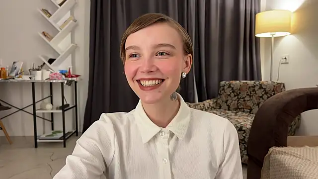 Lolatatee online show from June 2026 05:13:01 PM