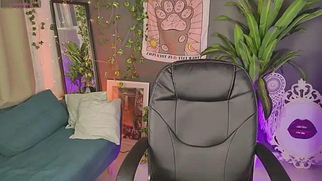 Nami Umi online show from March 2026 09:33:01 PM