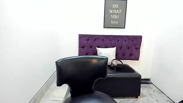 Snapshot of TomBoy_Natali chatting on May 2026 11:08:01 AM TomBoy Natali online show from May 2026 11:08:01 AM